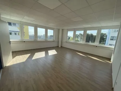 1-Zimmer-Gewerbeimmobilie mieten in Baden – 27 m², € 357 – Bild 8 von 9