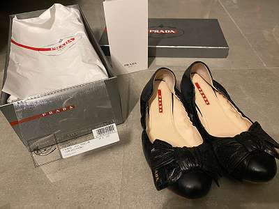 Lackballerina store Prada