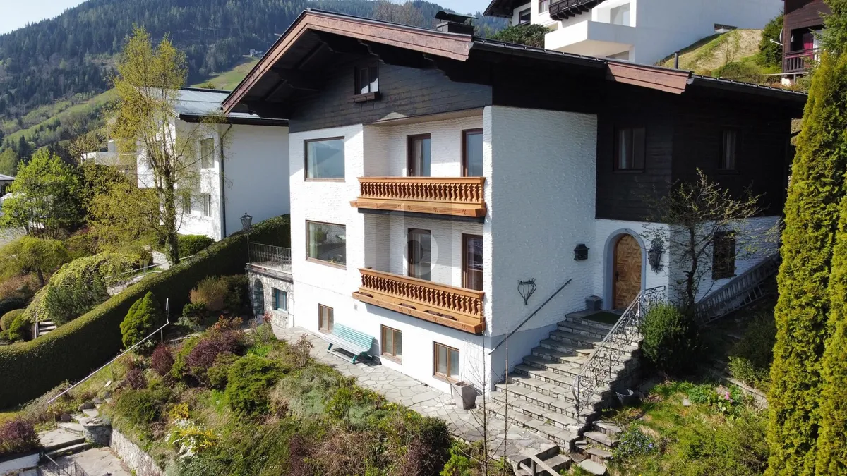 TRAUMLAGE MIT SENSATIONELLEM AUSBLICK UND SEHR VIEL POTENTIAL - Widok 2