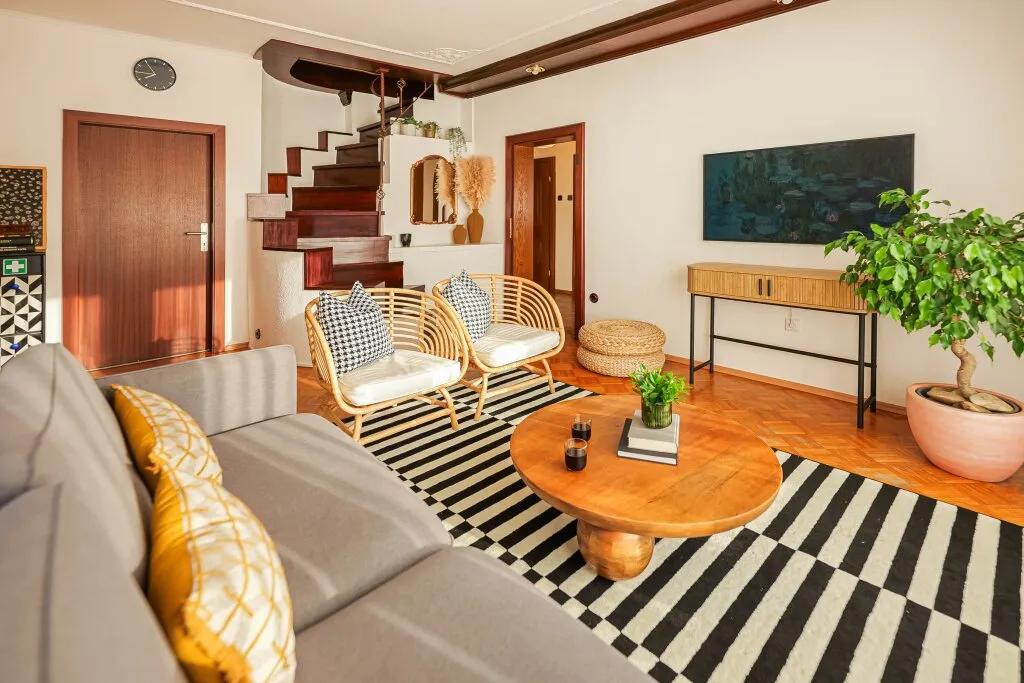 Fully Furnished Charming Maisonette with Balcony - Ansicht 2