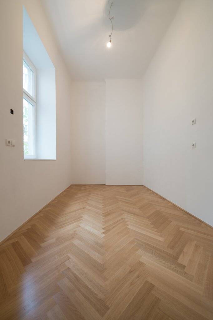 ++NEU++Kernsanierter Altbau ERSTBEZUG, 3 getrennte Zimmer+Küche in Citylage!! - Ansicht 3