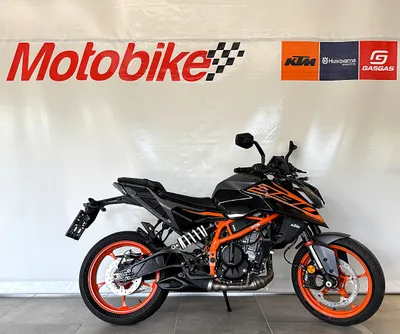 KTM 390 DUKE SCHWARZ MIT ORANGEN FELGEN!!!