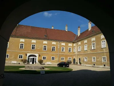 4-Zimmer-Wohnung mieten in Bruck an der Leitha – 180 m², € 1.487 – Bild 3 von 15