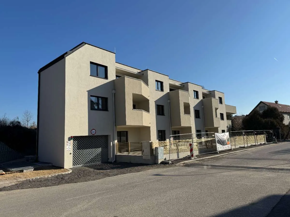 Neunkirchen - Erstbezug - lichtdurchflutete Dachgeschosswohnung mit traumhaftem Ausblick – pohled 3