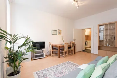 PROVISIONSFREI!! AB 1. AUGUST - Schöne voll möblierte und voll ausgestattete 2 Zimmer-Wohnung - nur privat! – Bild 2