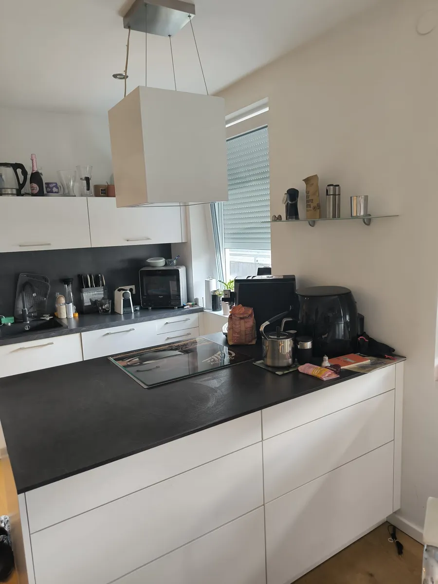 KLIMATISIERTE SONNENDURCHFLUTETE 2-ZIMMER-WOHNUNG MIT 35 m² ECKTERRASSE (privat) - Widok 3