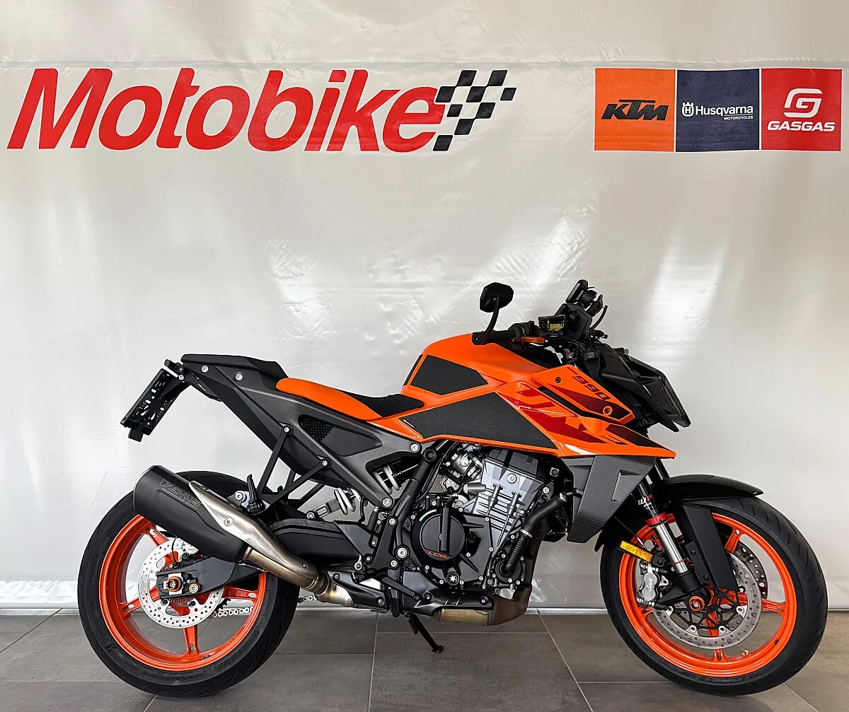 KTM 990