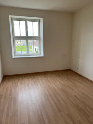 1-Zimmer-Wohnung mieten in Wiener Neustadt – 41 m², € 275 – Bild 2 von 7