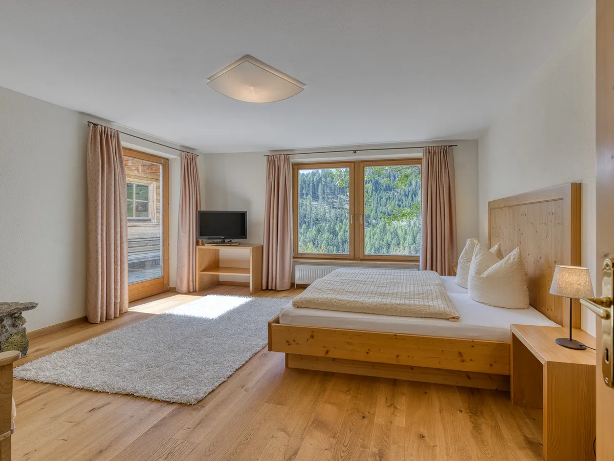 Großzügiges Landhaus mit 6 Wohnungen in Premiumlage in Serfaus - Eleganz trifft auf südalpinen Charme! - Widok 3