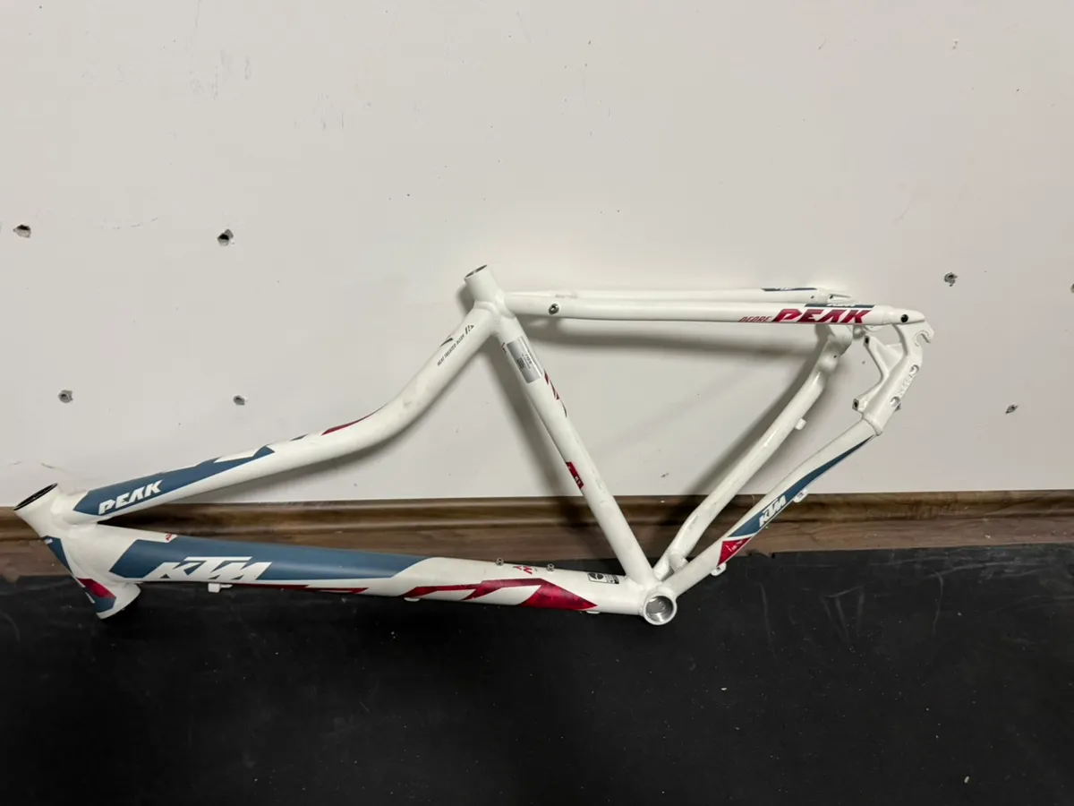 amazon fahrrad montageständer CXWXC Montageständer,E-bike Reparaturständer für die Wartung Von Arbeitsplätzen,Fahrradmontageständer Bis zu 36kg, Höhenverstellbar, Klappbar und 360° Drehbar für MTB, Rennrad, E-Bike Sport & Freizeit AKTIV eBay Farbe:Midnight Grey Spritzgebäck