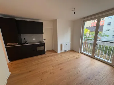 top Anbindung, helle Räume, ruhiger Innenhof - moderner ERSTBEZUG – Bild 3