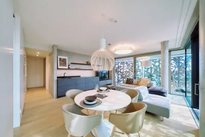 Exclusive apartment with terrace and concierge service – Bild 2