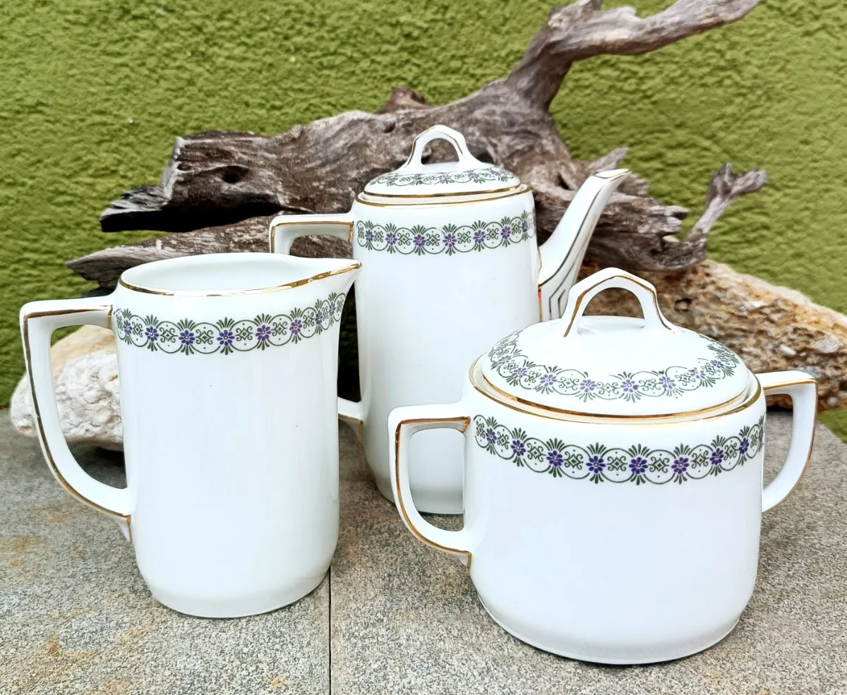 Jugendstil Porzellan, Konvolut, altes Porzellan, alte Kaffeekanne, alte Zuckerdose, alte Milchkanne, altes Kaffeset,, € 18,- (2731 Urschendorf)