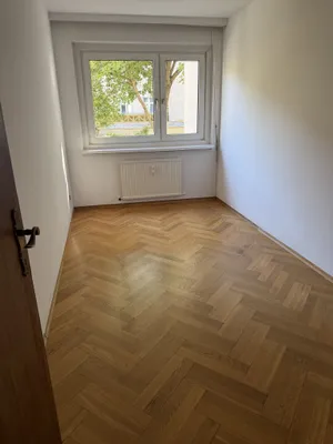 4-Zimmer-Wohnung mit Loggia und Einbauküche in 1160 Wien, 97m² - WG geeignet – Bild 3