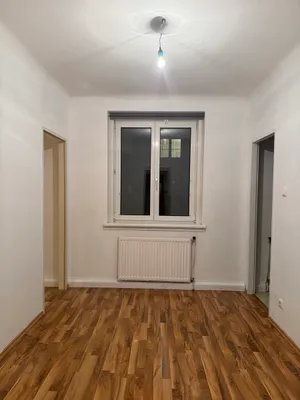 Wohnung mit Balkon nächst Krottenbachstraße / Hugo-Wolf-Park
