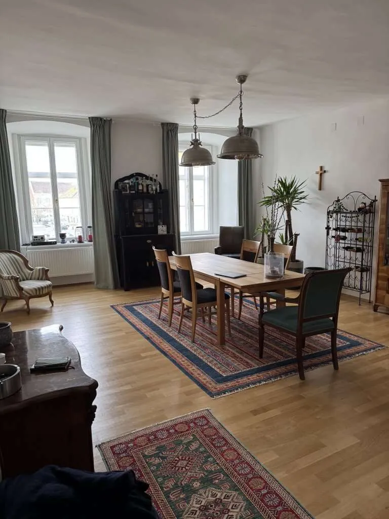 Stilvolles Wohnen in zentraler Lage - Altbau - Ansicht 2
