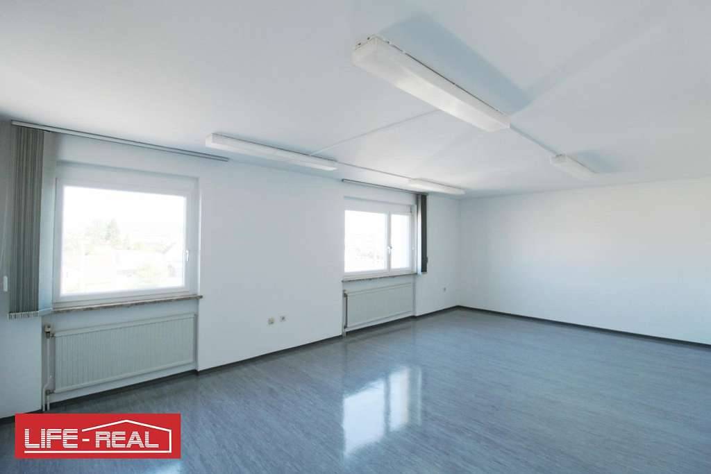 helles, geräumiges Büro in Traun - Ansicht 2