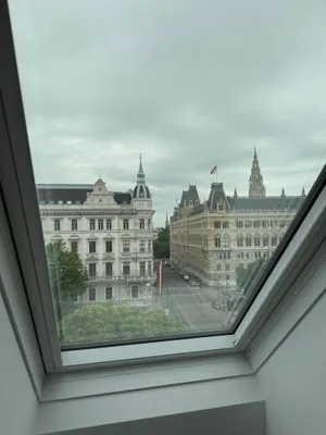 Exklusive, klimatisierte 3-Zimmer DG Wohnung direkt beim Wiener Rathaus