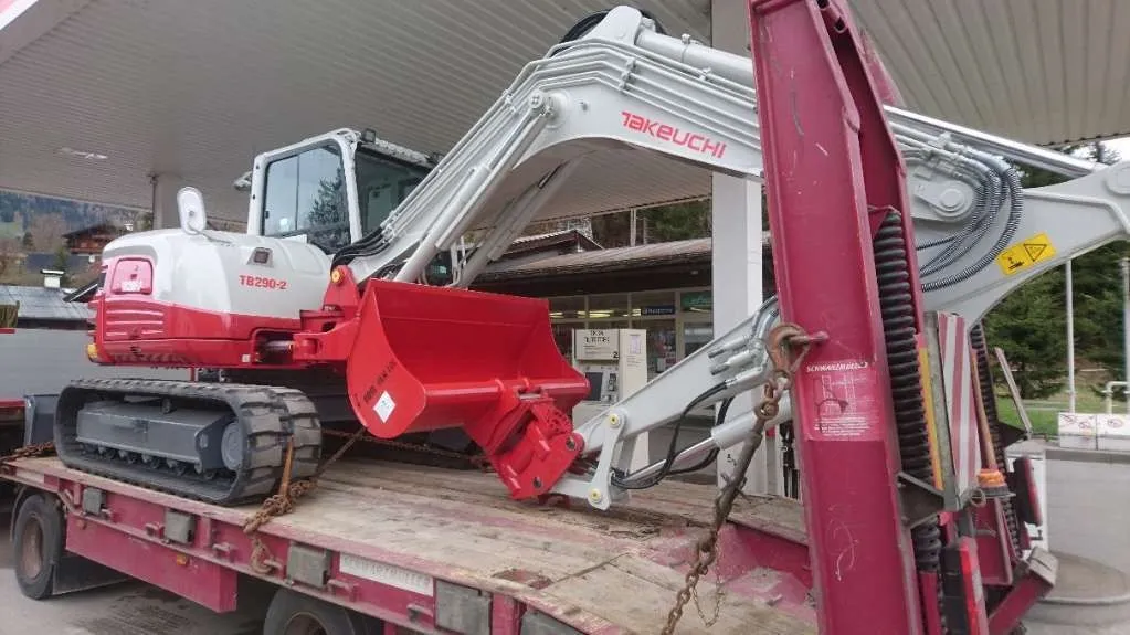 Takeuchi Sonstige