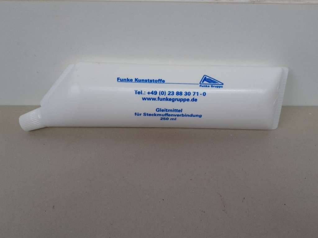 Gleitmittel für PVC-Rohre, € 5,- (4633 Kematen am Innbach)