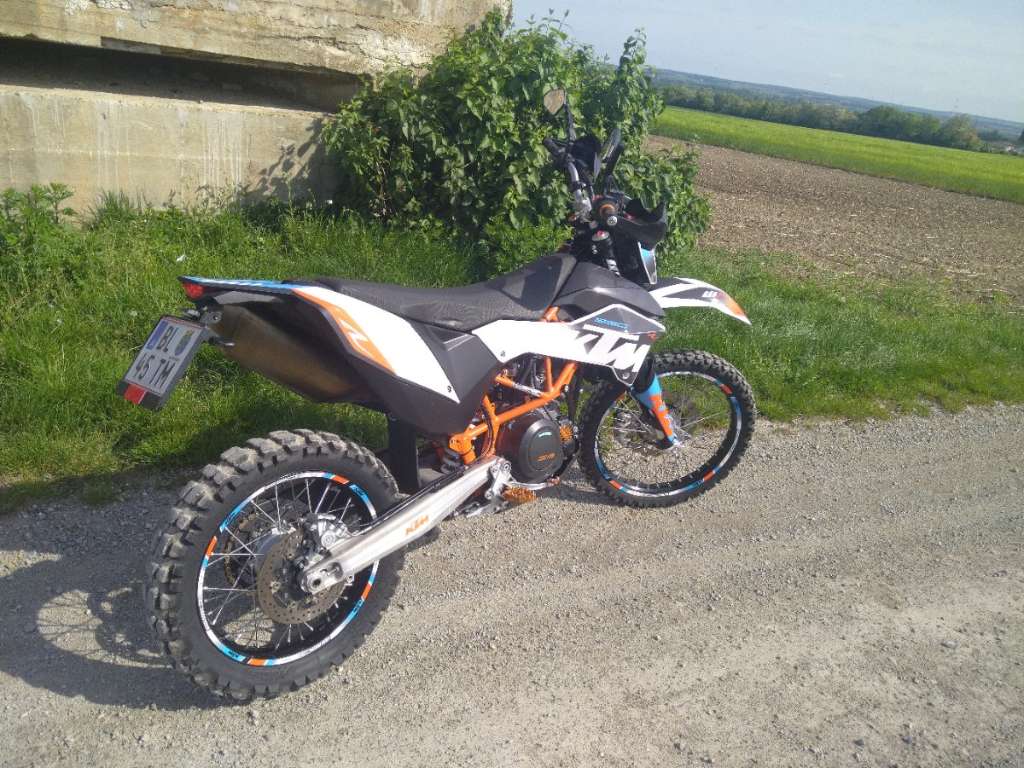 KTM 690 R  alles zusammen Enduro