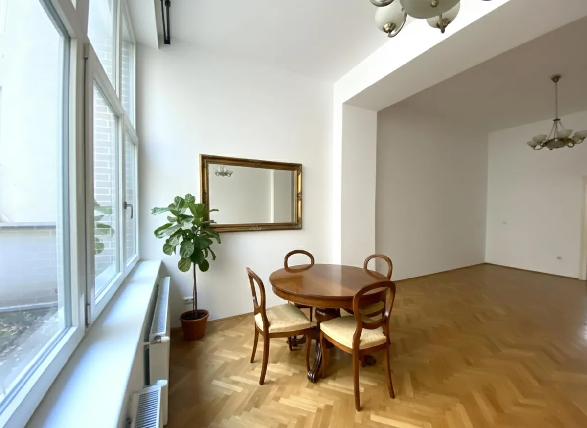 Altbau-Charme mit Terrasse - nahe Oper! - Widok 3