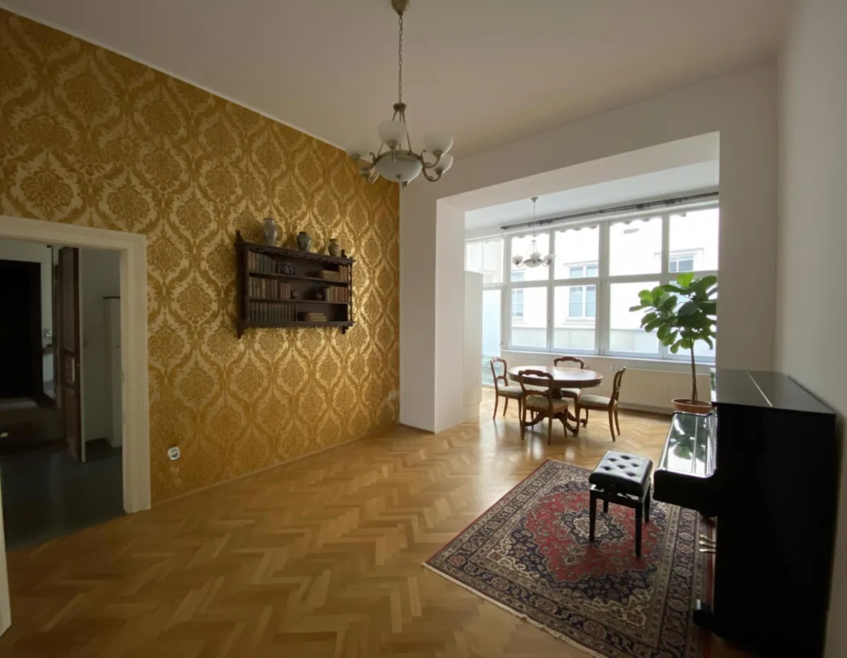 Altbau-Charme mit Terrasse - nahe Oper! - Widok 2