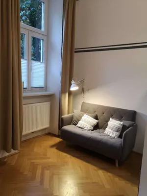 VOLLMÖBLIERTES, GEMÜTLICHES SINGLE APARTMENT PROVISIONSFREI – Bild 3