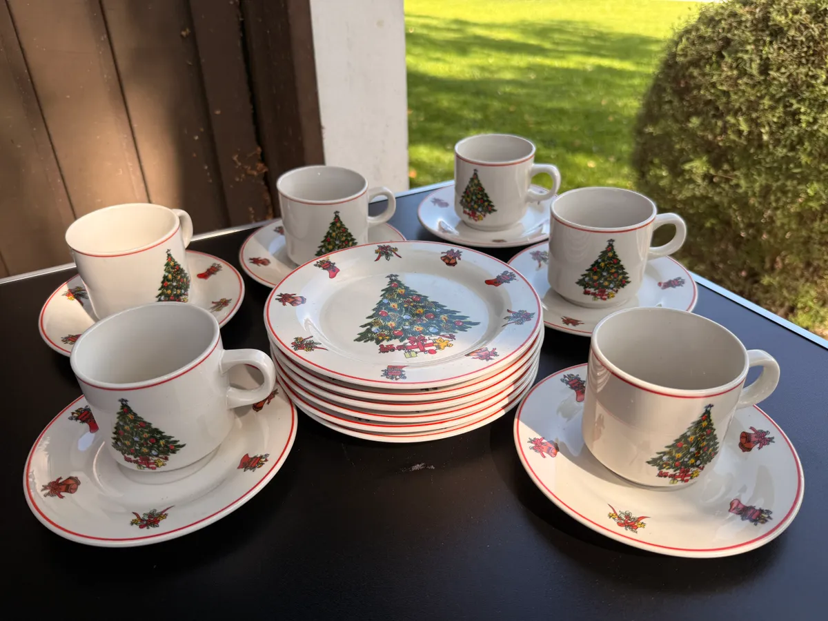 18-tlg. Weihnachts-Kaffeeservice Royal Five Stars GPK - Vintage, € 39,- (6240 Rattenberg)