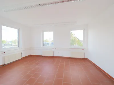 13-Zimmer-Gewerbeimmobilie mieten in Mödling – € 2.856 – Bild 21 von 28