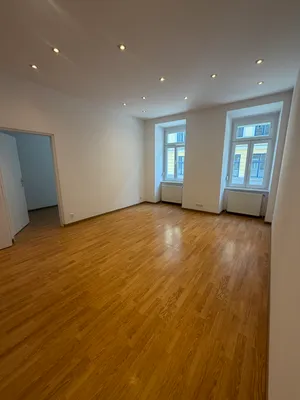 Helle 3-Zimmer Altbauwohnung – Bild 2