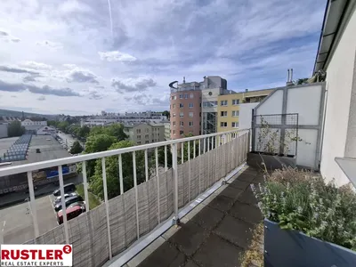 DG - Terrasse mit Stil: Design-Küche, Klimaanlage & Weitblick