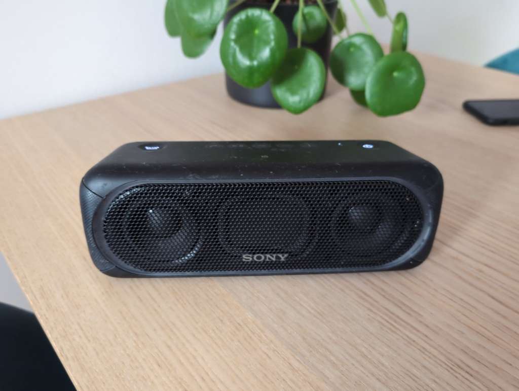 Sony SRS XB30 Bluetooth Speaker outlet