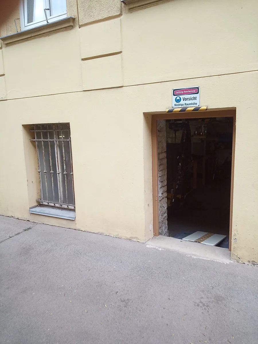 Motorrad - Fahrrad - E-Scooter . Garage -Einstellplatz - Ansicht 2