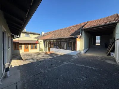 8-Zimmer-Haus kaufen in Hollabrunn – 383 m², € 100.000 – Bild 2 von 24