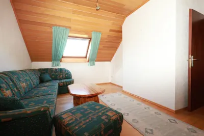 7-Zimmer-Wohnung mieten in Hollabrunn – 207 m², € 2.000 – Bild 7 von 12