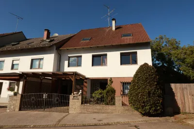 7-Zimmer-Wohnung mieten in Hollabrunn – 207 m², € 2.000
