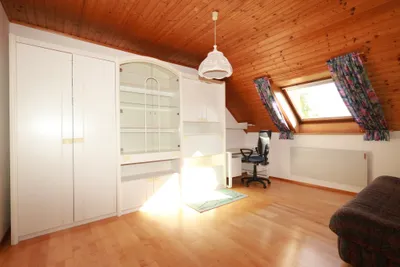 7-Zimmer-Wohnung mieten in Hollabrunn – 207 m², € 2.000 – Bild 9 von 12