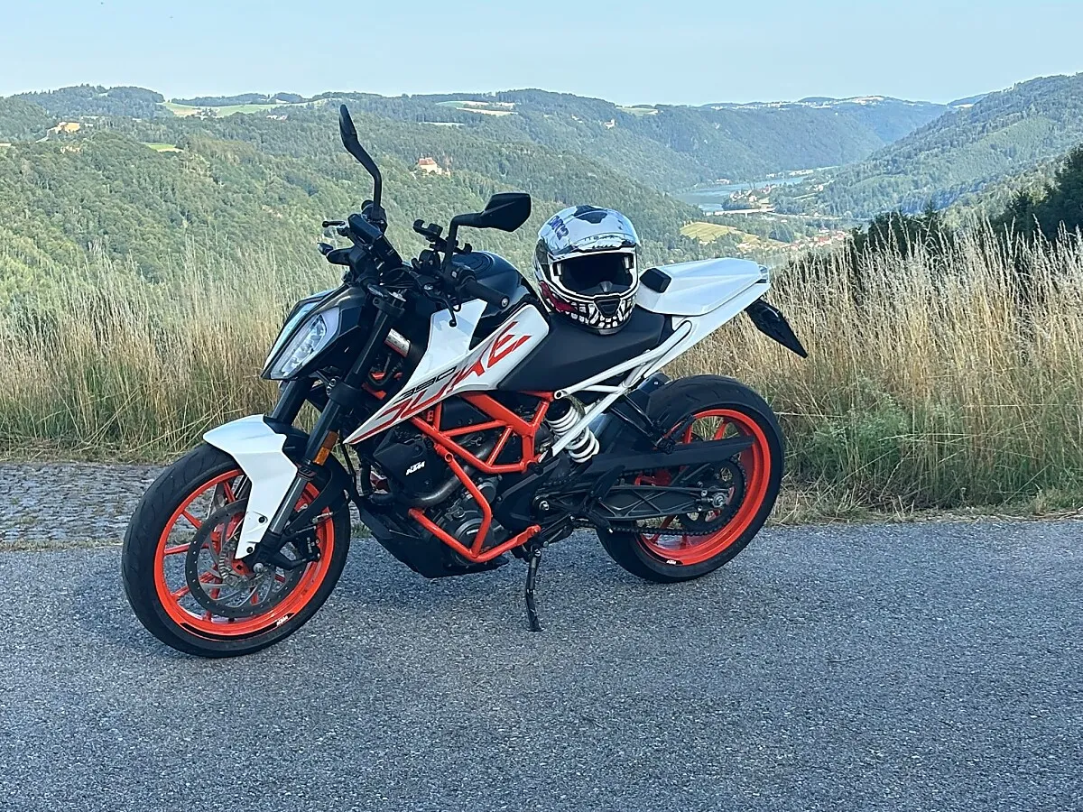 KTM 390