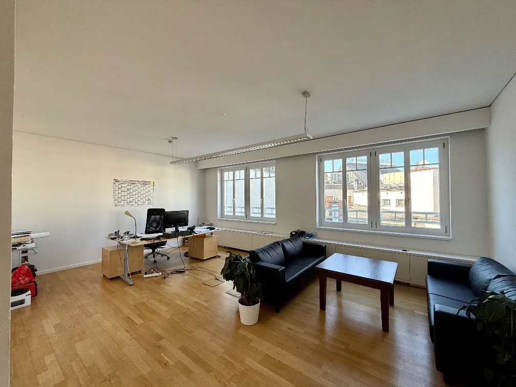 Repräsentative Bürofläche in erstklassiger Innenstadtlage - ca. 294 m² im sanierten Altbau - mit Dachterrasse - Ansicht 3