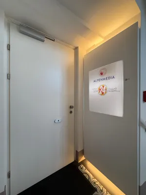 8-Zimmer-Gewerbeimmobilie mieten in Wien – 294 m², € 7.741 – Bild 18 von 29