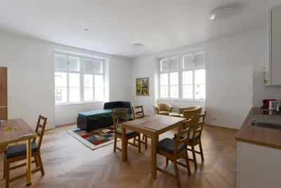 Altbau exklusiv | möbliert | Nähe Urania – Bild 2