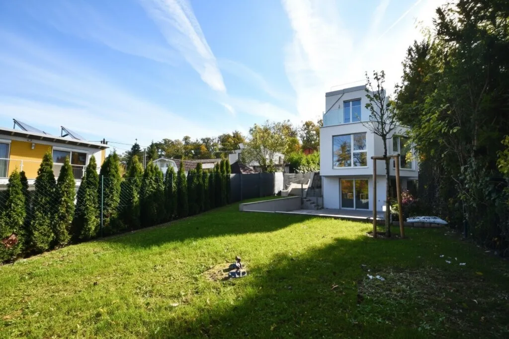 Exklusives Wohnen in Hietzing - Erstbezug-Domizil mit Dachterrasse und Garten - Ansicht 2