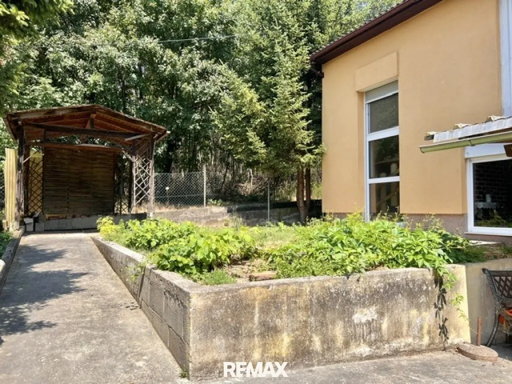 Bild 1 von 32 - Vorgarten mit Salettl