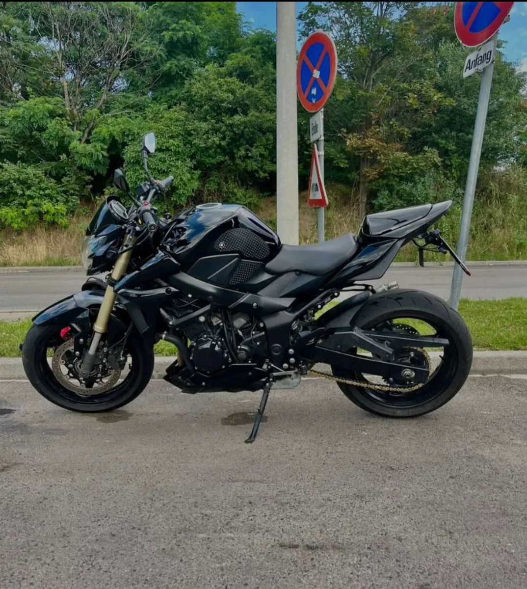 Suzuki GSR