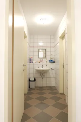 Gewerbeimmobilie mieten in Innsbruck-Land – 145 m², € 1.200 – Bild 6 von 6