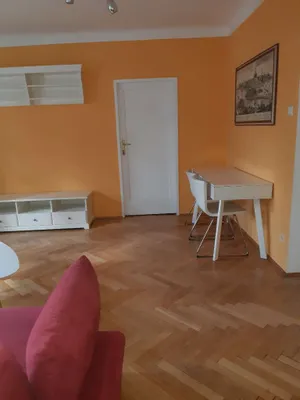 Zimmer in ruhiger 3er WG in 1130 Wien ab Oktober zu beziehen