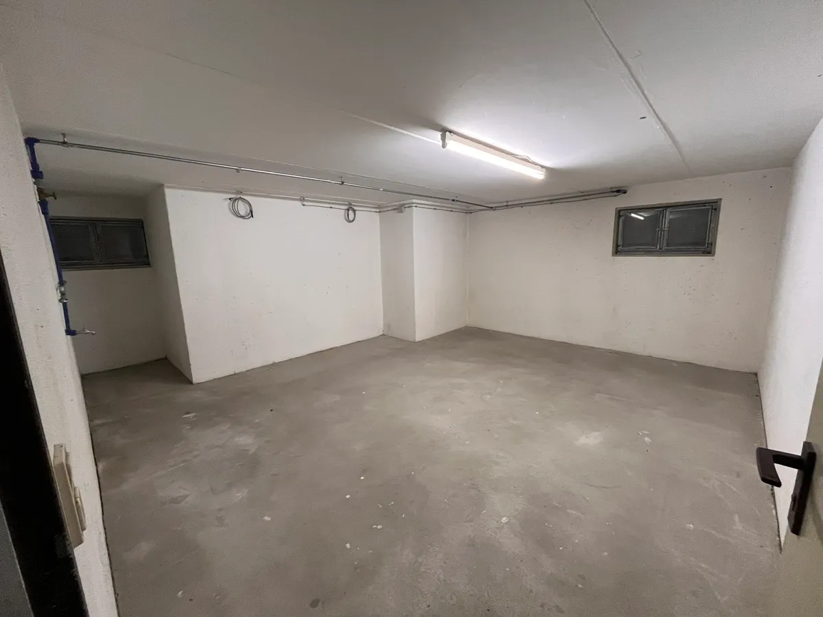 Hobbyraum / Lagerraum 30m² in Wels-Zentrum, Busanbindung