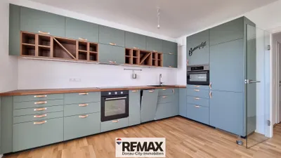 "Modern & New Apartment with Large Kitchen"