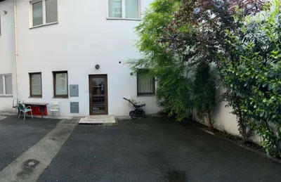 Zentrumsnahe geräumige Wohnung barrierefrei Eigenheimfeeling, begrünt – Bild 2